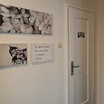 Hr Haus Unter Den Linden Apartment *