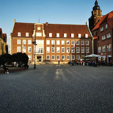 Hr Haus Unter Den Linden 코에스펠트