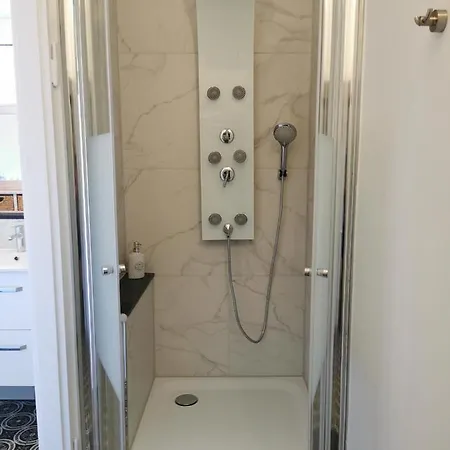 Hr Haus Unter Den Linden Apartment *
