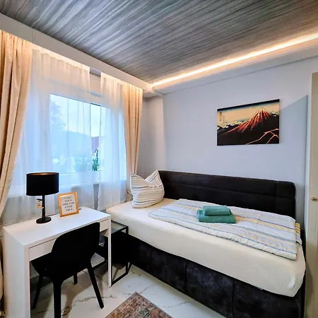 Hr Haus Unter Den Linden 아파트 코에스펠트